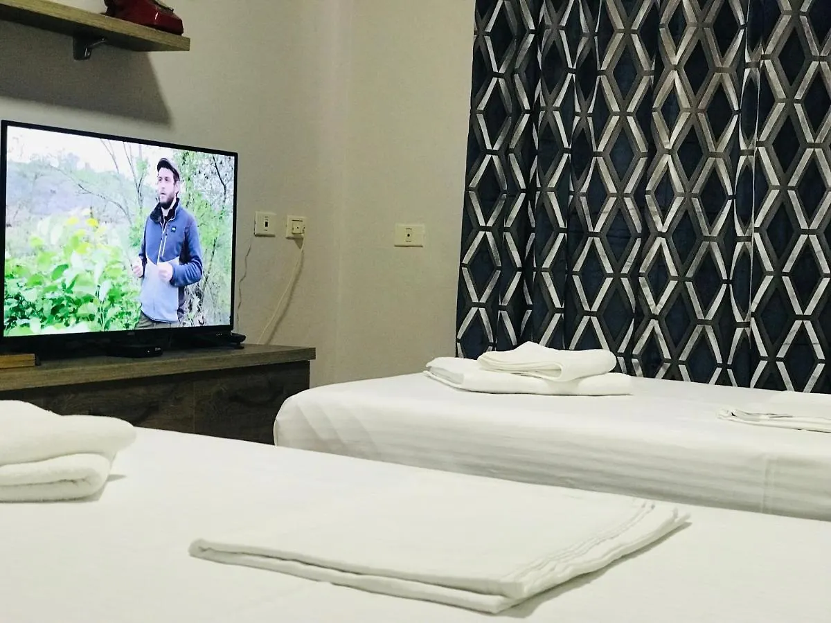 Proper House Iva Apartment Tirana