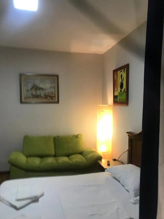 Proper House Iva Apartment Tirana